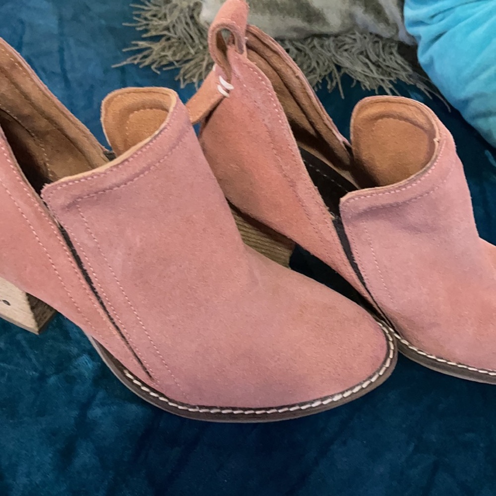 Jeffrey Campbell, size 8. Pretty in pink! Excellent condition upper. - Picture 11 of 12
